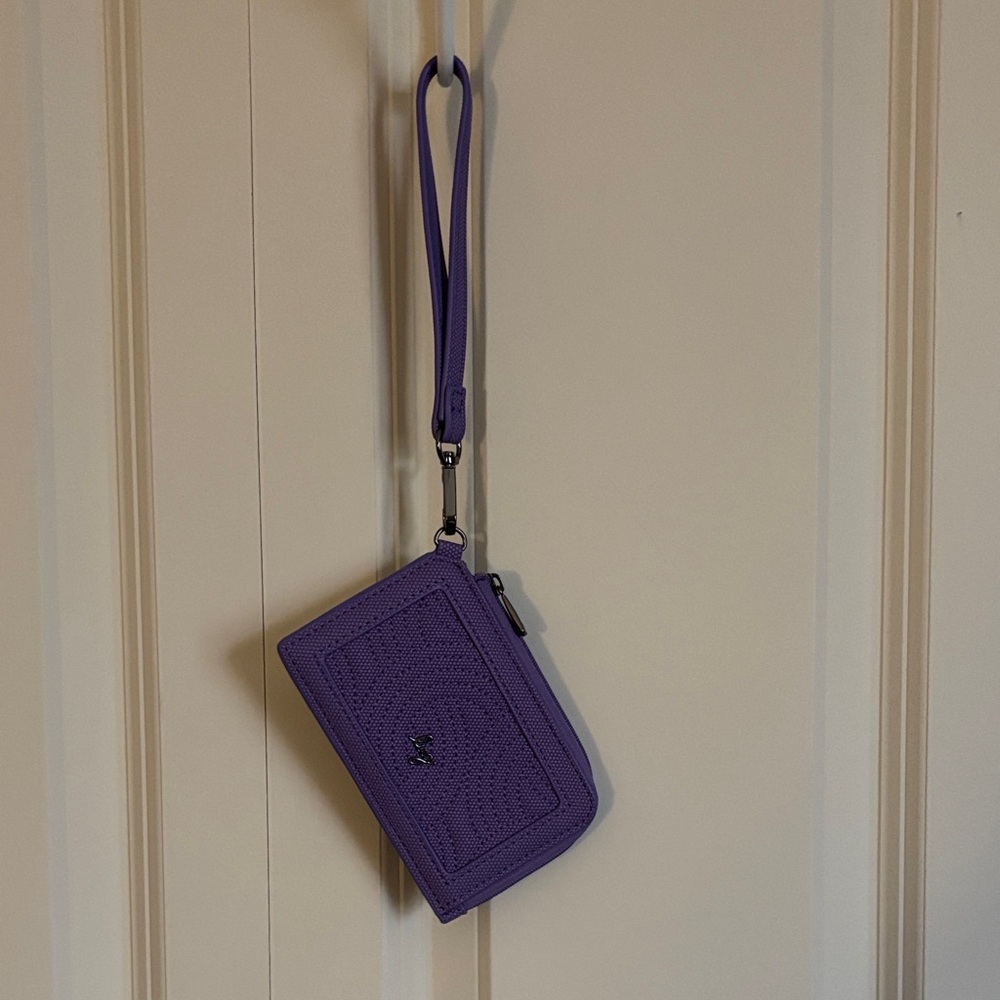 LUG - Twirl Matte Luxe VL RFID Wristlet
